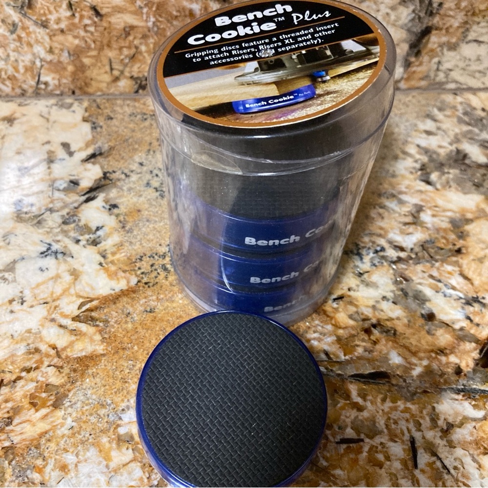 ROCKLER Bench Cookie Plus Grippers Set of 4 plus storing case
